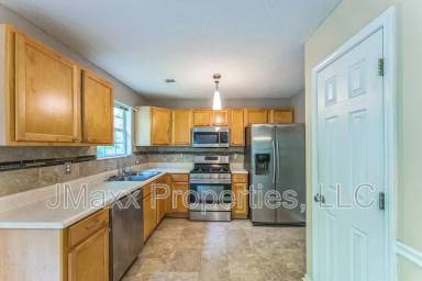 Main picture of 2945 Highland Hill Pkwy