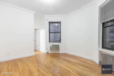 Main picture of 210 E 83rd St