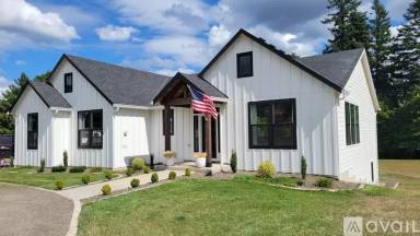Main picture of 218 Hansen Rd