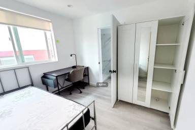 Main picture of 1813 W Adams Blvd