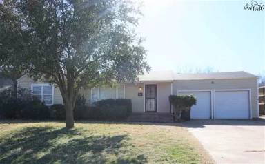 Main picture of 3215 Carol Ann St