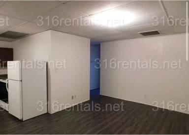 Main picture of 300 S Main St