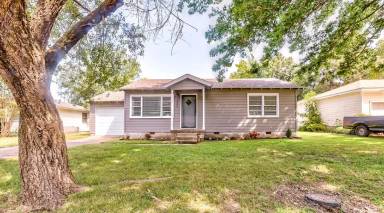 Main picture of 305 S 5th Pl