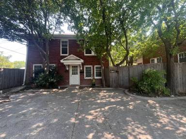 Main picture of 106 E 38th St