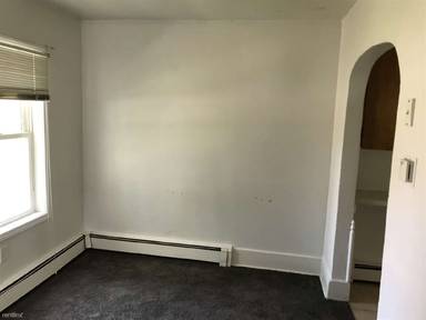 Main picture of 909 4th St SW