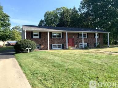Main picture of 3350 Mollane St NW