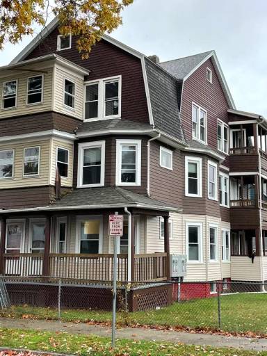 Main picture of 104 Kenyon St