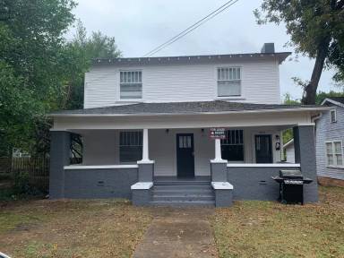 Main picture of 810 17th Ave