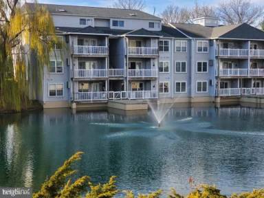 Main picture of 2000 Waters Edge Dr