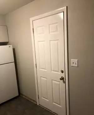 Main picture of 8834 W Congress St