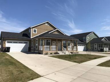 Main picture of 801 40th St E