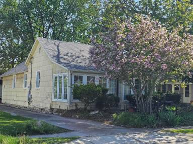 Main picture of 407 Conneaut Ave