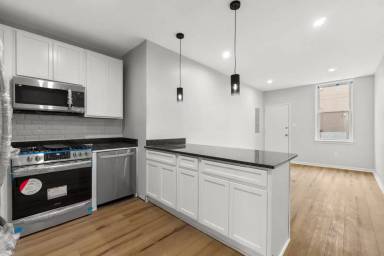 Main picture of 2526 E Fayette St