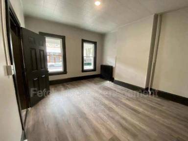 Main picture of 19 S Ann St