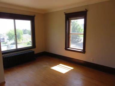 Main picture of 901 E 7th St