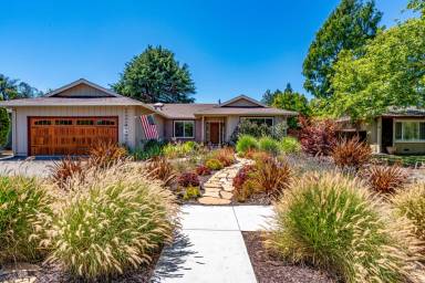 Main picture of 113 Sherwood Dr