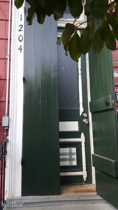 Main picture of 1039 Henriette Delille St