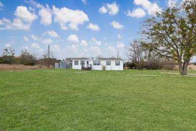 Main picture of 9950 E Trimmier Rd