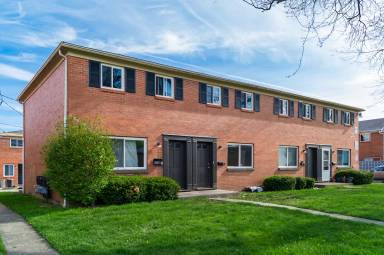 Main picture of 870 N Meadows Ct