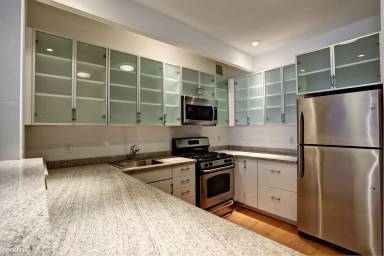 Main picture of 45 Wall St Apartments