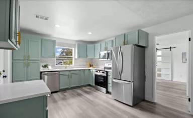 Main picture of 814 Hall St