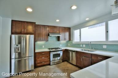 Main picture of 496 Ulloa St