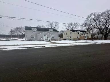 Main picture of 3226 Metz Ave