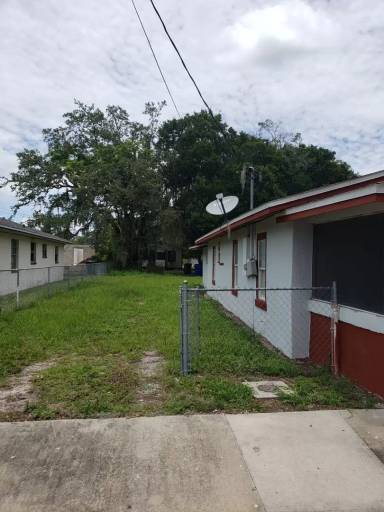 Main picture of 719 W 7th St