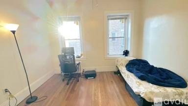 Main picture of 1477 Beacon St