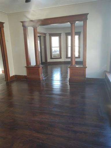 Main picture of 411 Elliott St