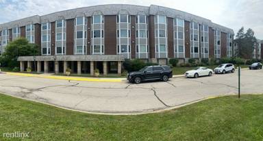 Main picture of 2400 Windsor Mall