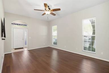 Main picture of 5103 SW 103rd Way
