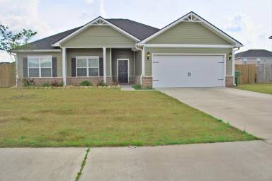 Main picture of 729 Burke Dr