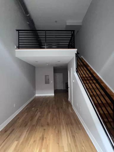 Main picture of 1523 W Girard Ave