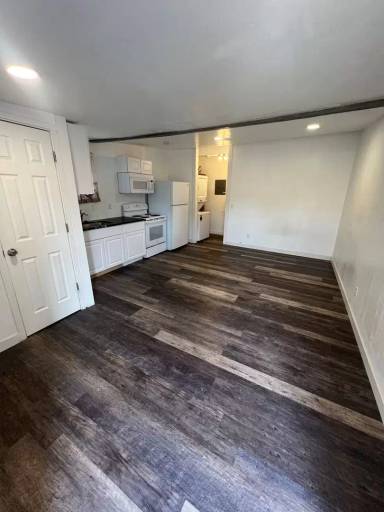 Main picture of 322 Village Way