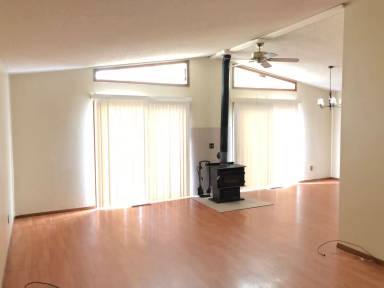 Main picture of 6 Netherton Ln