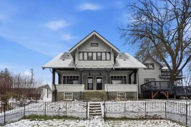 Main picture of 333 E 11th Ave