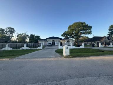 Main picture of 6109 Fuqua St