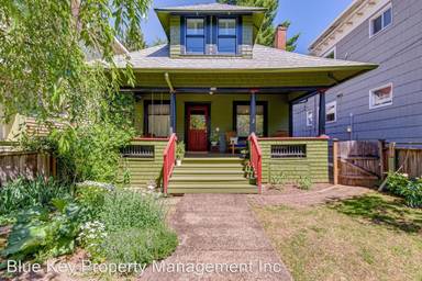 Main picture of 710 SE 34th Ave