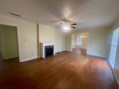 Main picture of 1055 Southfield Rd