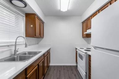 Main picture of 1810 Bishop Rd