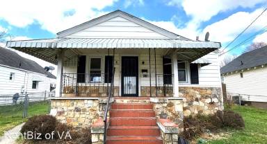Main picture of 921 Delaware St