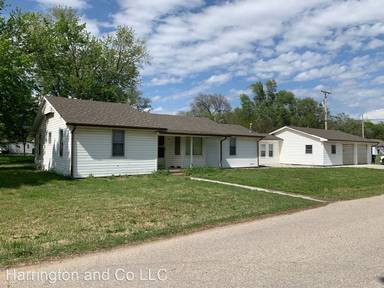 Main picture of 140 W Main St