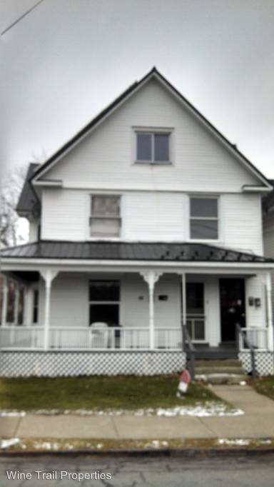 Main picture of 82 Elm St