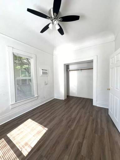 Main picture of 362 E 3rd St
