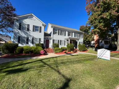 Main picture of 8 Brookes Ave
