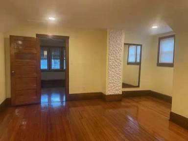 Main picture of 2501 Parkview Ave