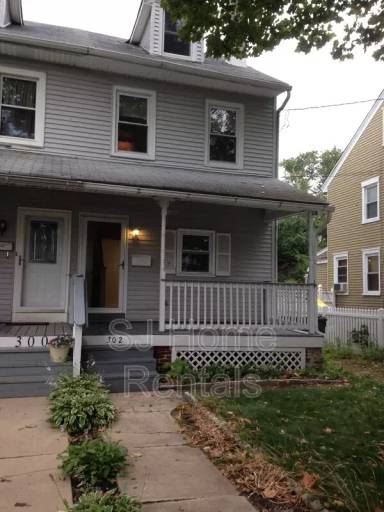 Main picture of 302 Delaware Ave