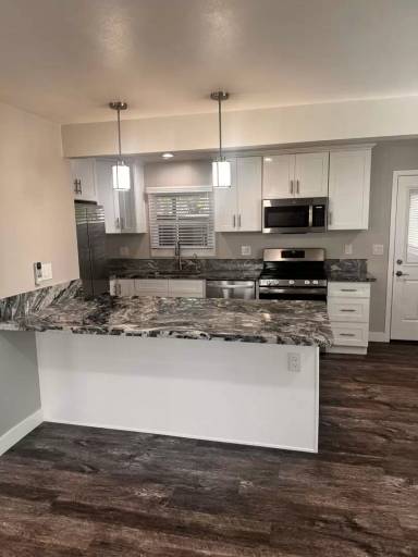Main picture of 2656 Elden Ave