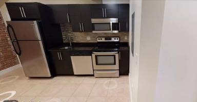 Main picture of 1197 Beacon St